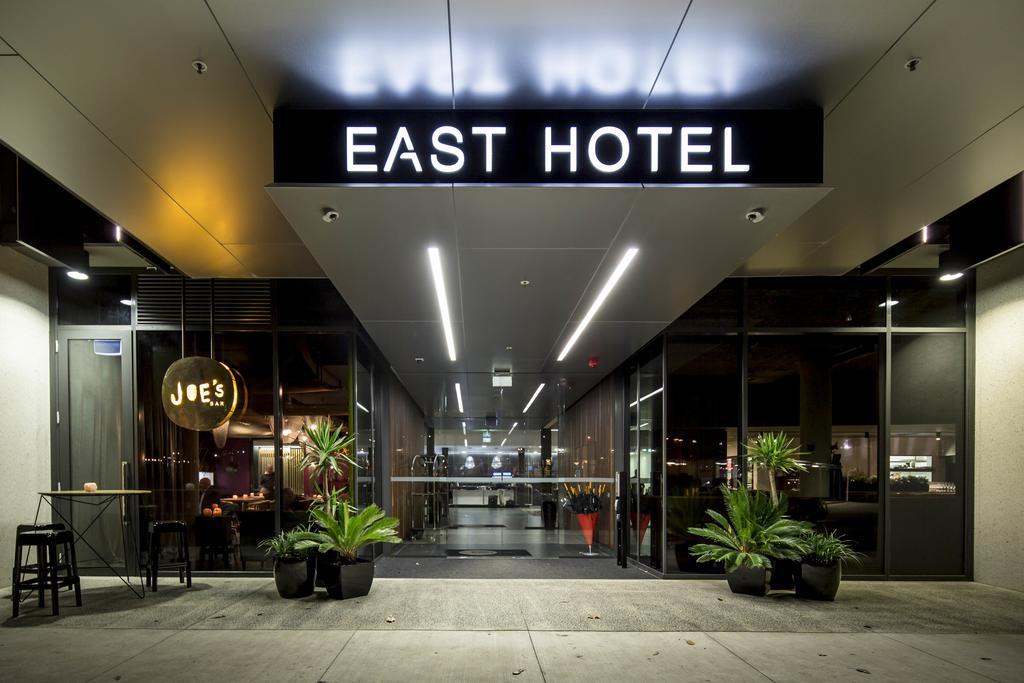 East Hotel And Apartments Канберра Экстерьер фото
